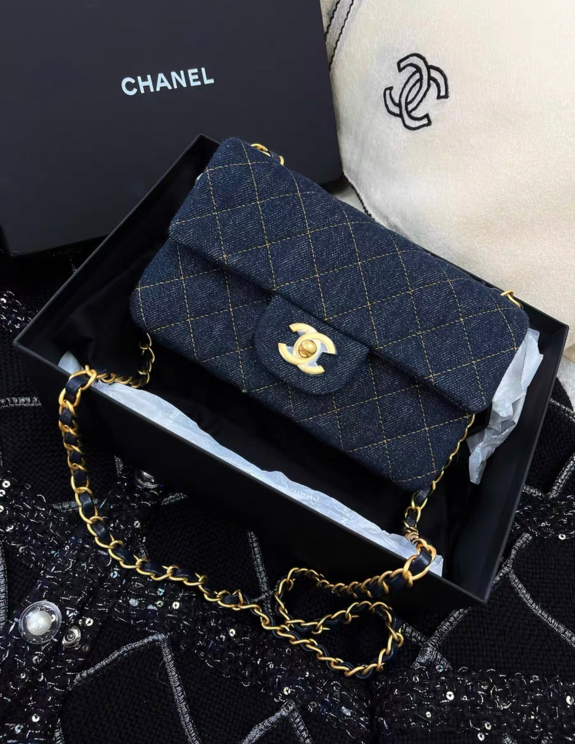 Chanel 25C indigo denim with contrasting stitching brushed gold-tone hardware Mini Flap