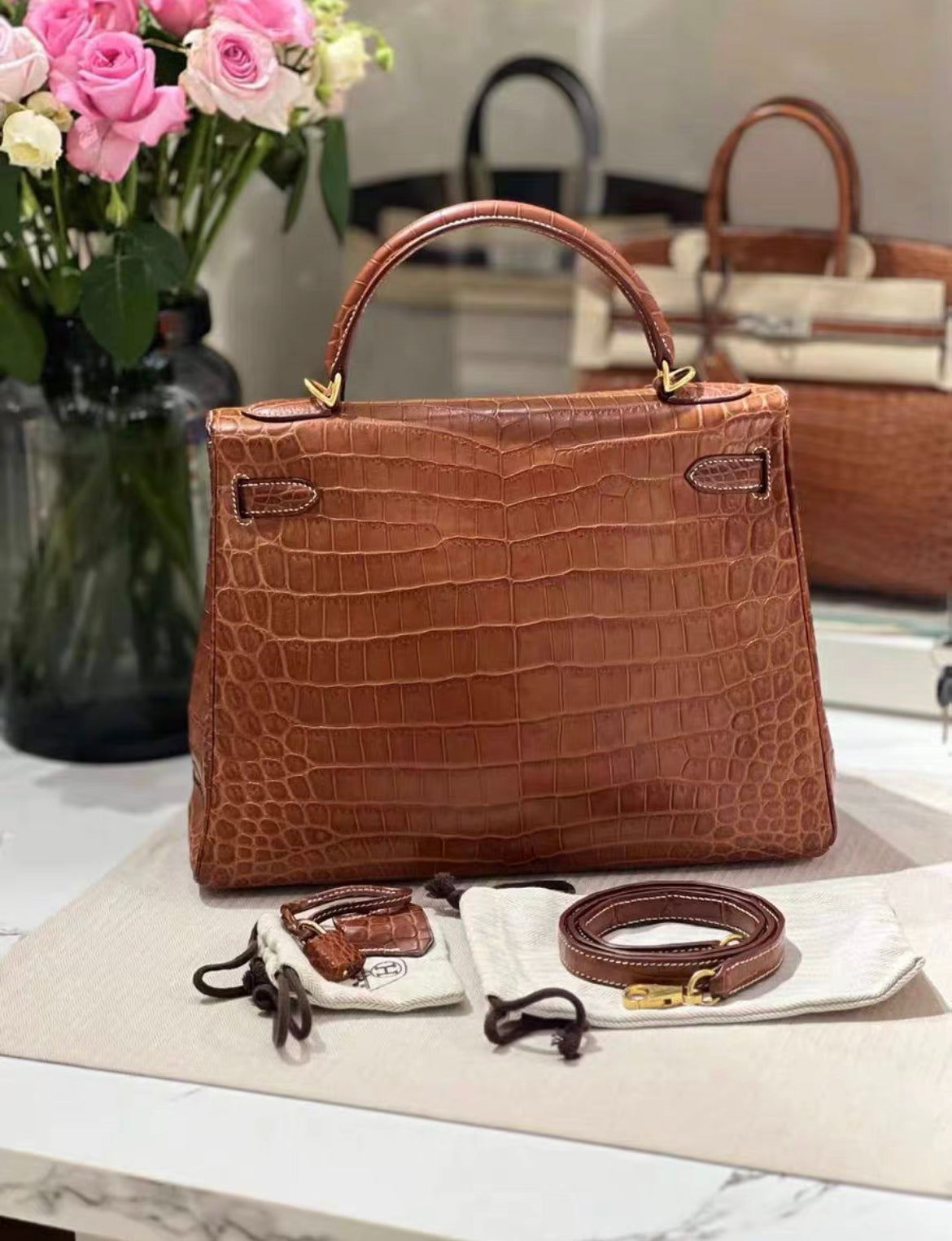 Rare Hermès Kelly 32 Gold Barenia Porosus Crocodile With Gold
