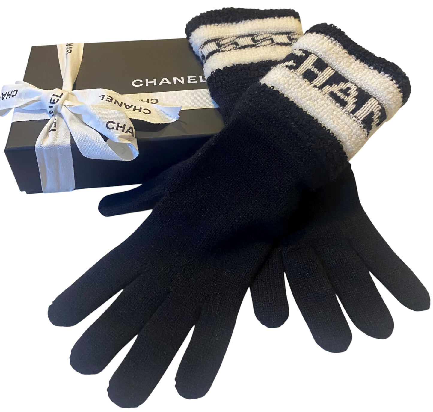 Chanel 20K Limited Edition CC Black Ecru Cashmere Logo Gloves