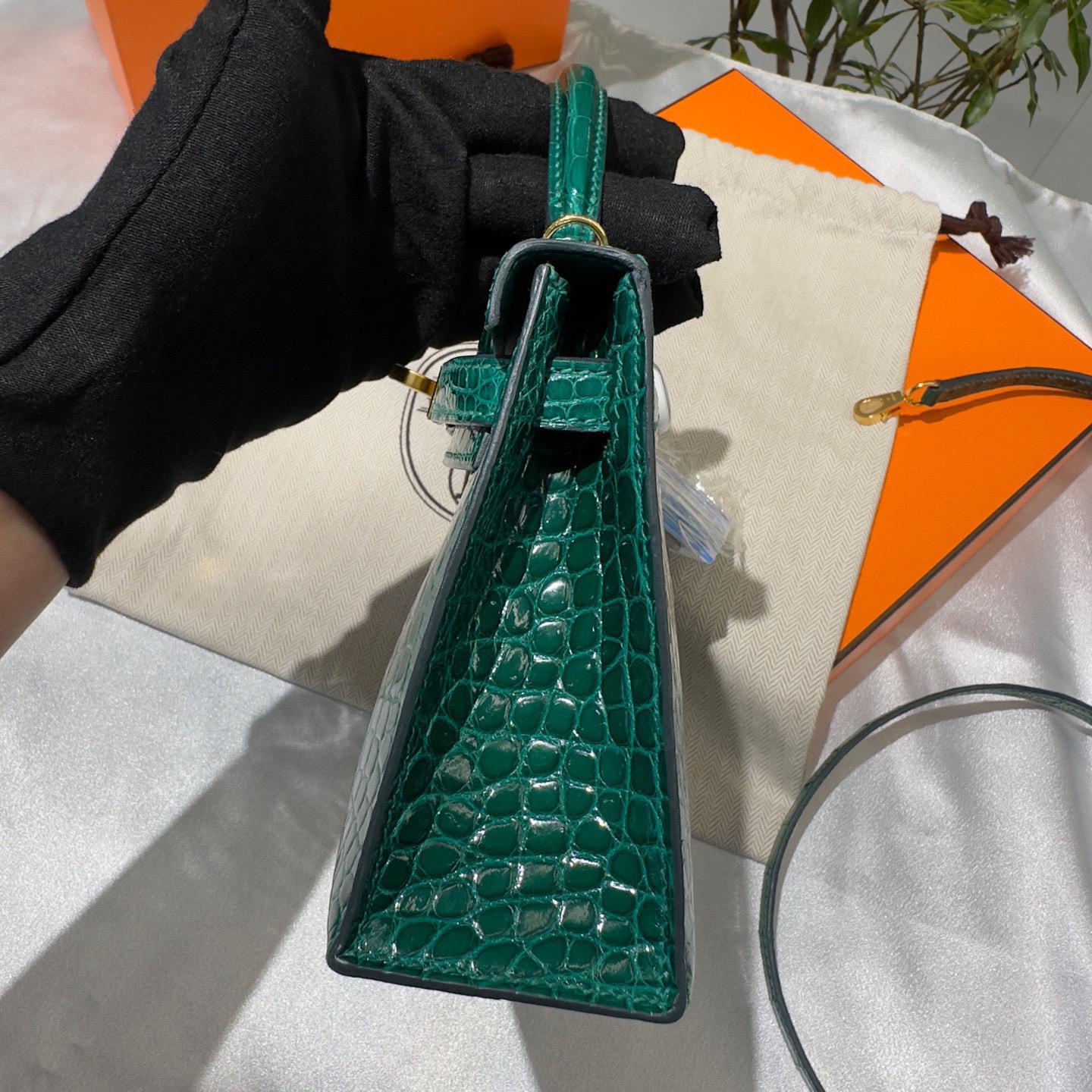 Hermes Mini kelly Green Emerald 6Q alligator leather gold hardware