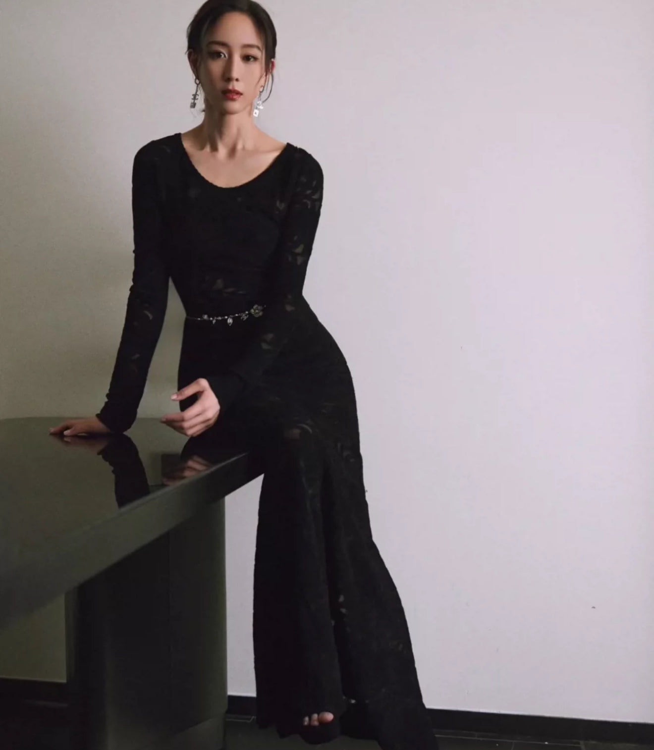 Chanel 24B black lace dress Wararni.com Chanel 24B black lace dress Wararni.com