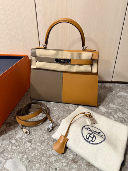 Hermès Kelly 28 Sellier Sesame/Etoupe/Bleu Indigo Veau Epsom Laiton Palladium Hardware
