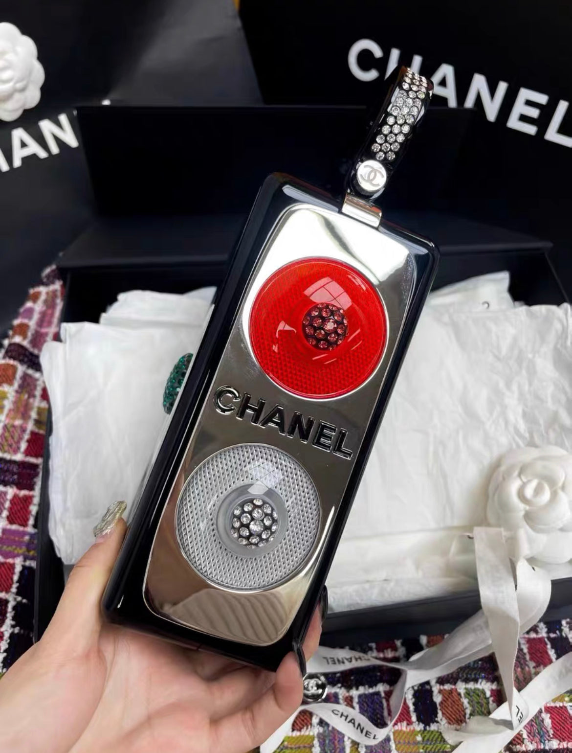 CHANEL MINAUDIÈRE LIMITED EDITION PLEXIGLASS TRAFFIC SILVER-TONE