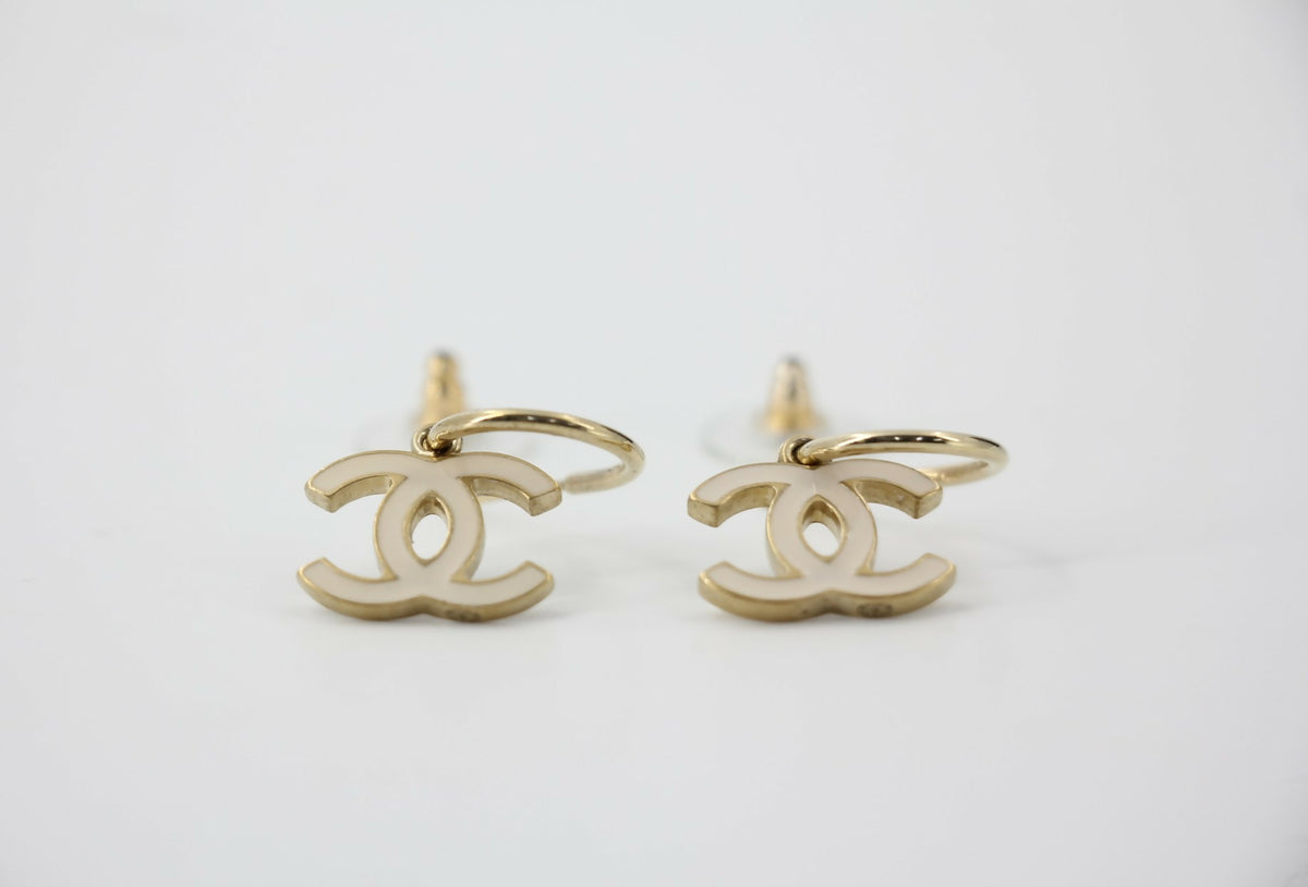 Chanel Vintage 10P Enamel White Pendant Earrings