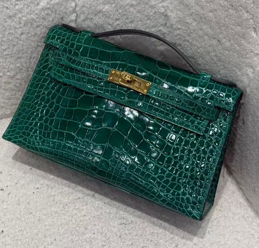 Hermès Kelly Pochette vert emerald shiny alligator gold hardware