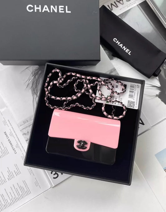 Chanel 21 black and Pink acrylic box minaudière