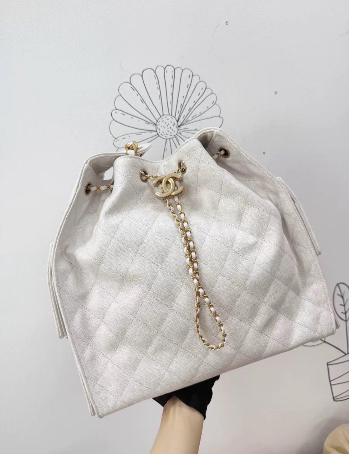 Chanel 25 hobo bag Medium white Lychee Leather gold hardware top handle