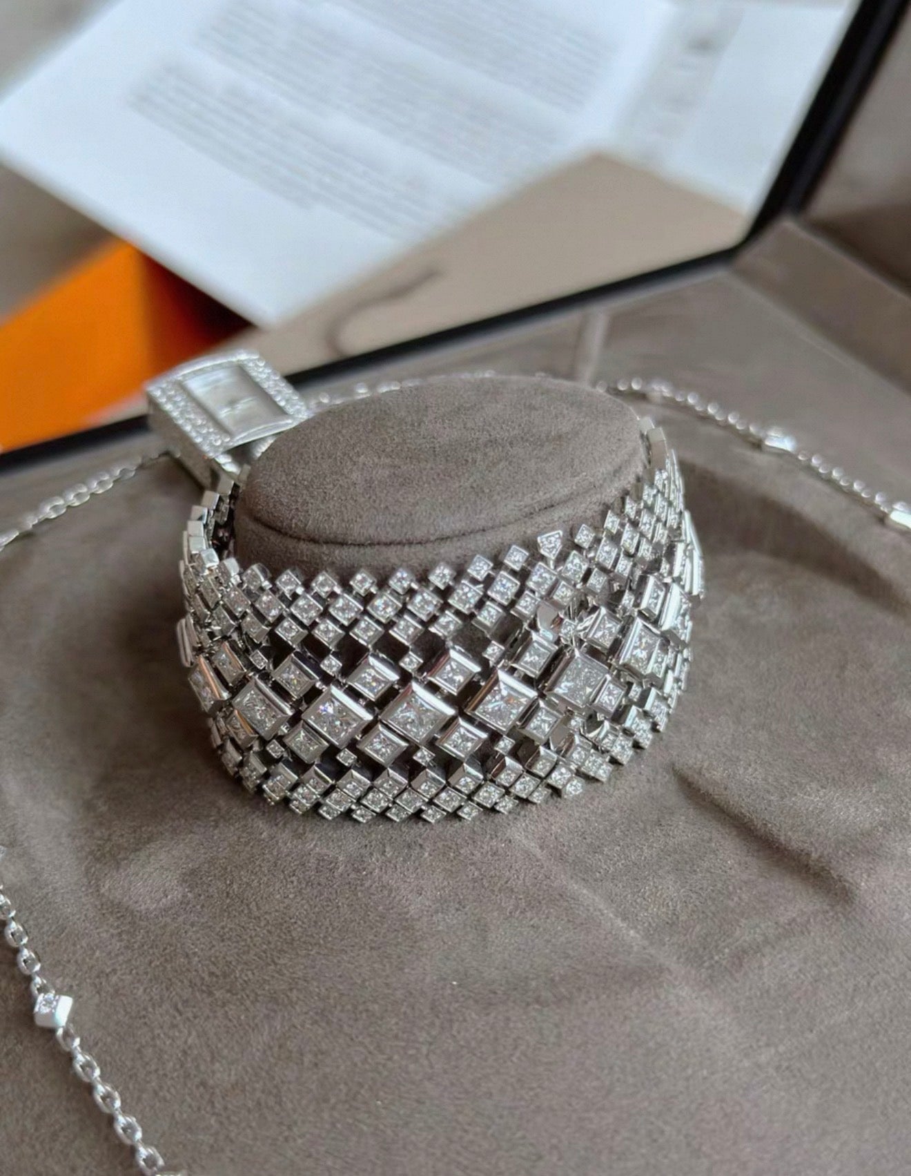 Hermès High Jewellery Kelly Joaillidre 
Bracelet/Watch/Necklace White gold Full Diamonds Himalaya Necklace