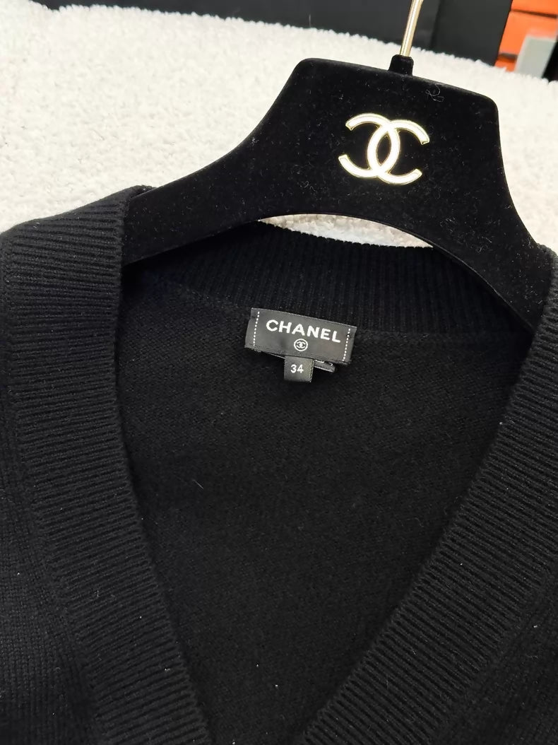 Chanel 23C black knit cardigan number 5