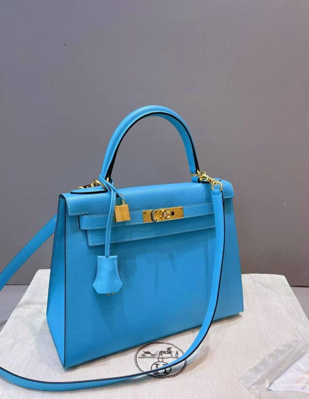 Hermès kelly 28 Bleu Du Nord Madame Gold hardware