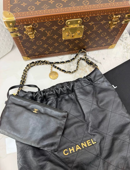 Chanel 22 hobo Bag black Leather Gold Hardware
