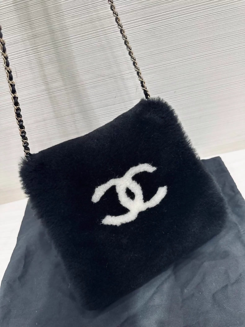 Chanel 25N Coco Neige Black Double C Logo Warm Handbag/Crossbody Bag