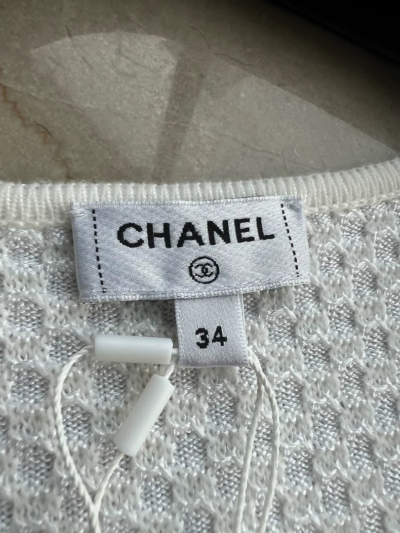 Chanel 25p white cape