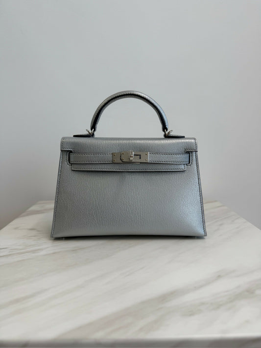 Hermès Kelly 20 Argent Chèvre PHW K 2026