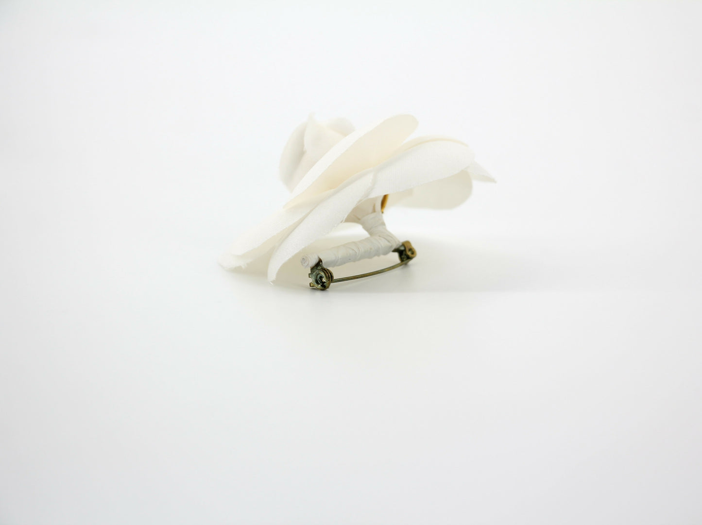 Chanel Vintage 81-85 Silk White Camellia Brooch