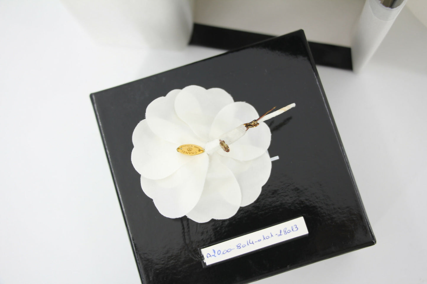 Chanel Vintage 81-85 Silk Small Size White Camellia Brooch