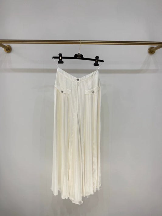 Chanel 25A ecru silk pleated