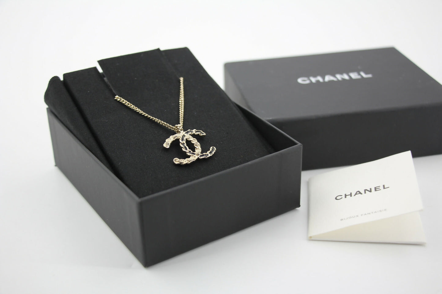 Chanel A20S Leather-threaded Metal Black Gold CC Necklace