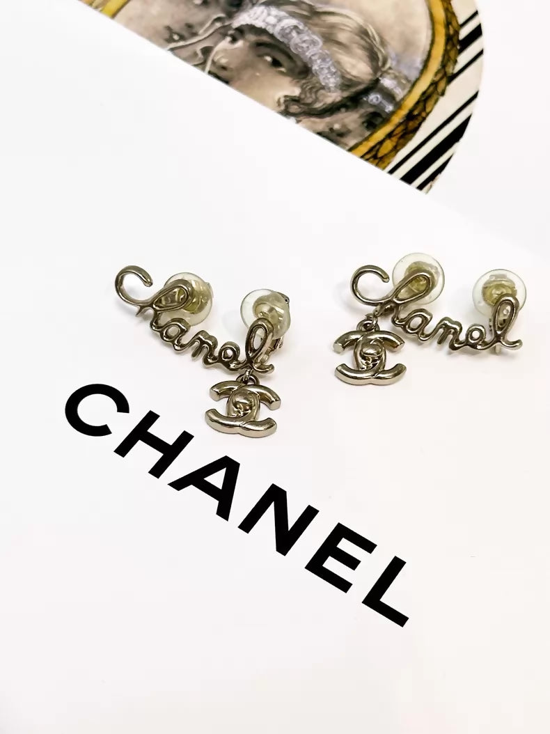 Chanel 21P Coco Chanel logo ear clips