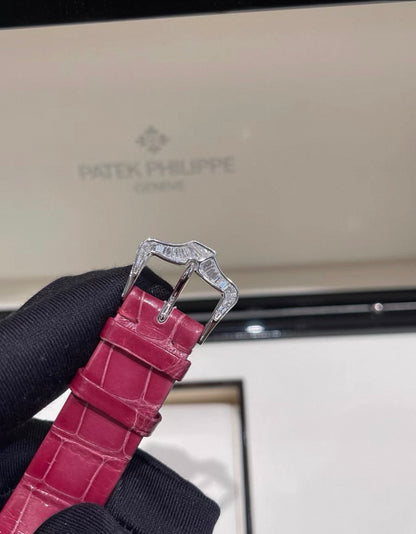 Patek Philippe Calatrava Haute Joaillerie (Reference 4895). A white gold and diamond-set manual wind wristwatch, Mens Watch