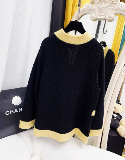 Chanel 24k Cardigan in Wool Black & Light Yellow size 38