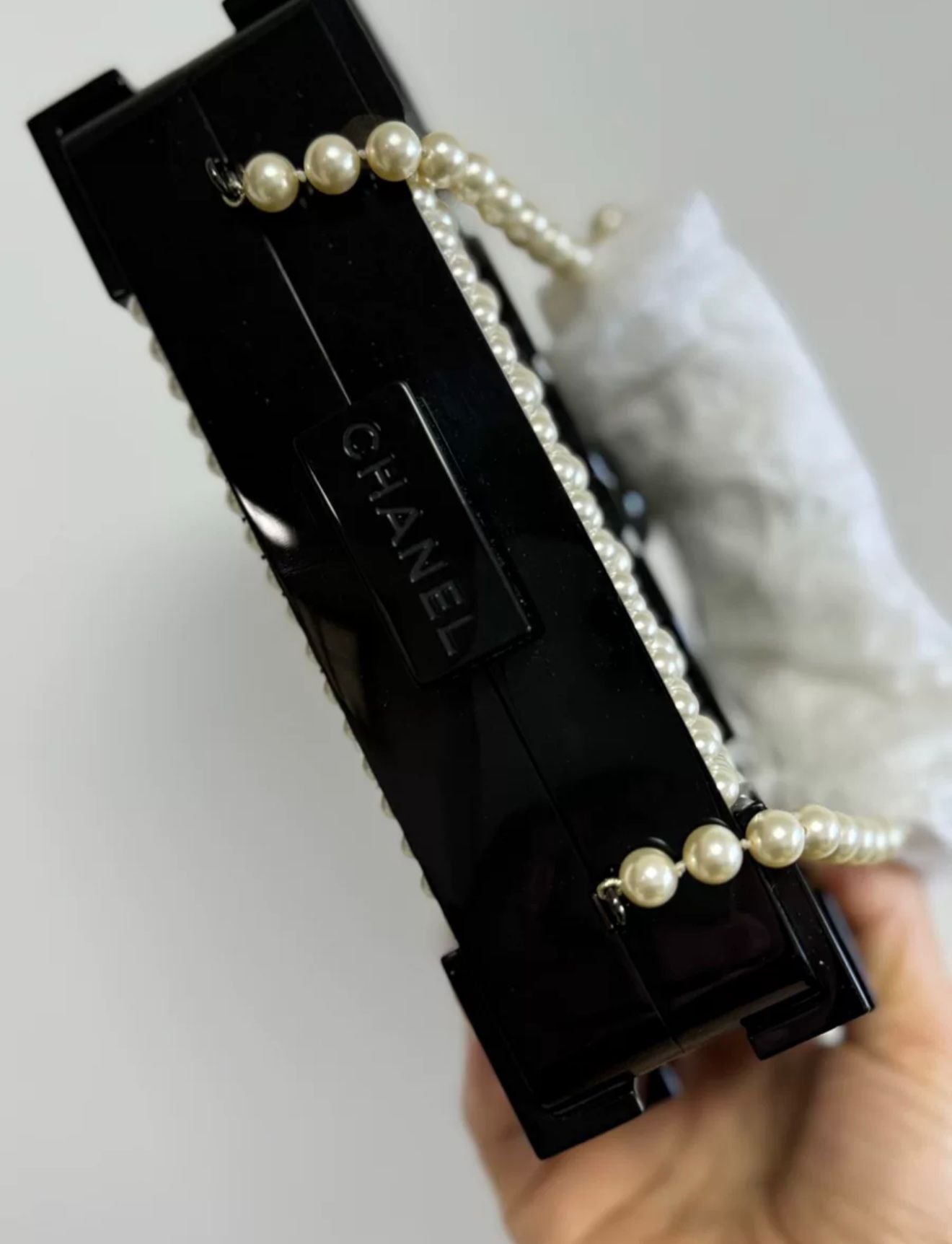 Chanel Runway White Pearl and Black Lego Clutch – Wararni.com