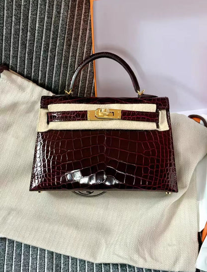 Hermès Mini Kelly 20 Red Bordeaux Shiny  crocodile leather Gold Hardware