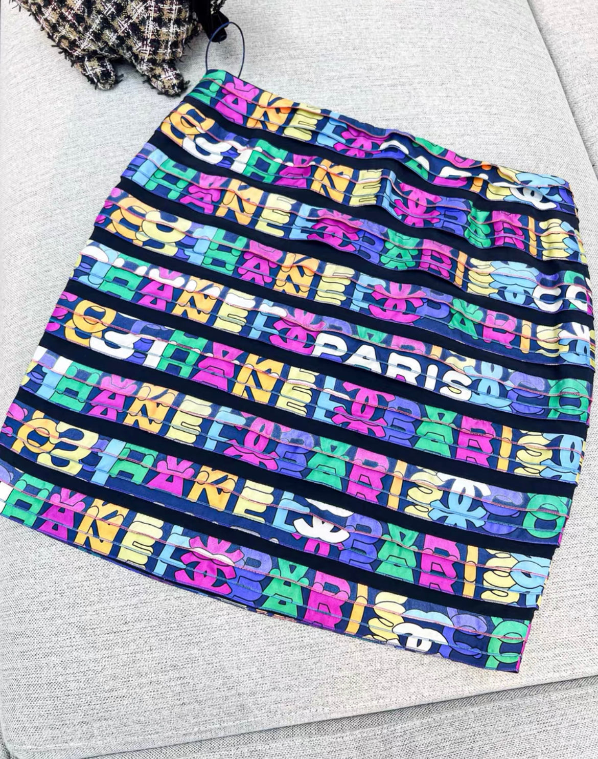 Chanel 21K rainbow logo skirt size 38