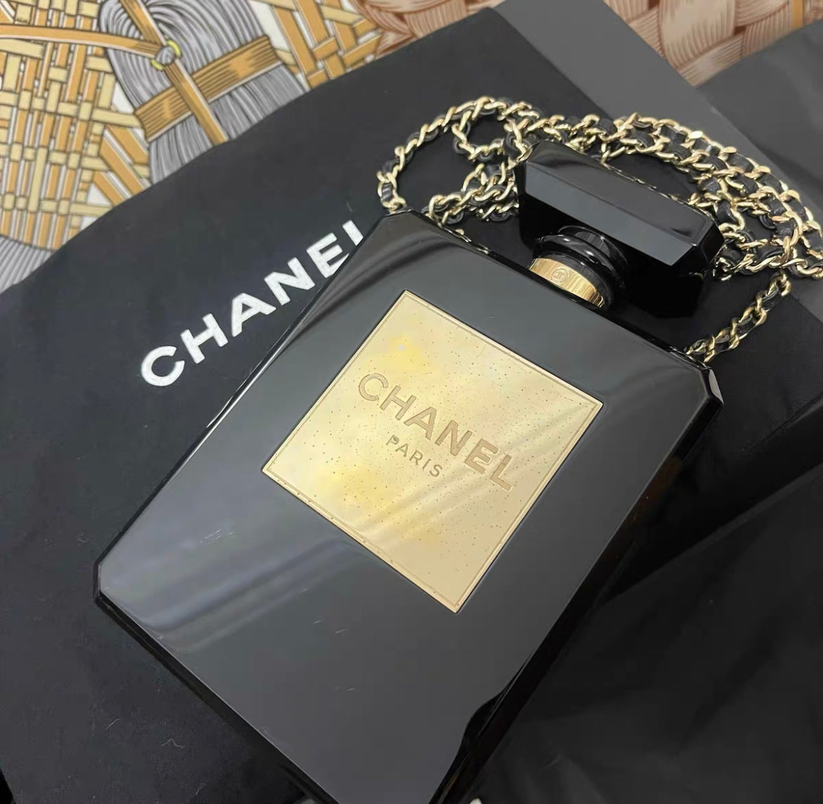 CHANEL 2013 N5 Perfume Bottle Minaudière Clutch Bag – Wararni.com