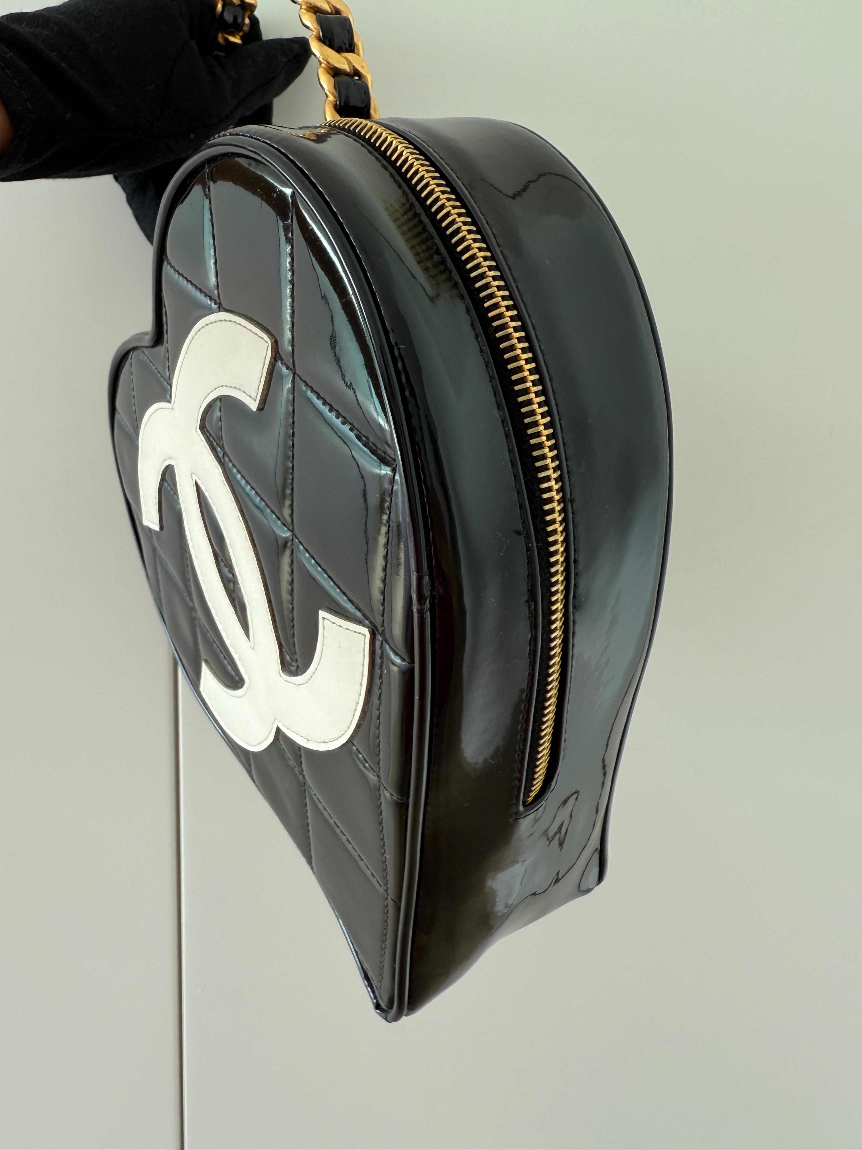 Chanel Vintage 95 Barbie Cc Heart Vanity Bag – Wararni.com