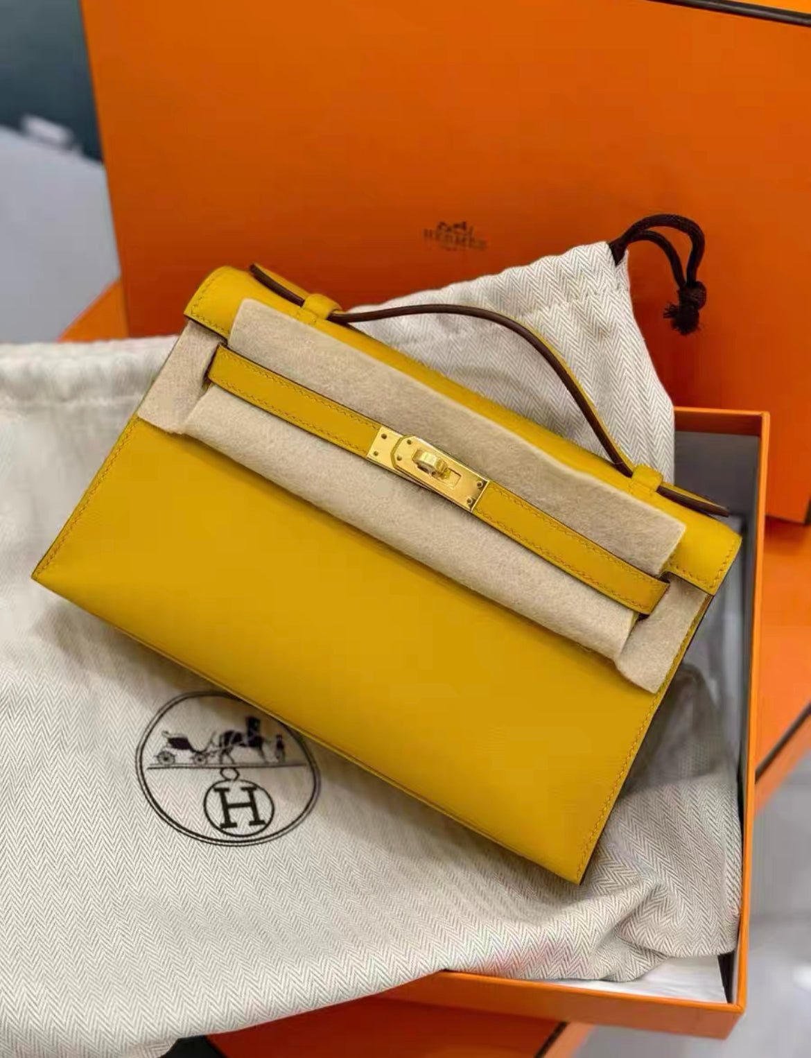 Hermes Kelly Pochette Jaune Ambre Swift Gold Hardware