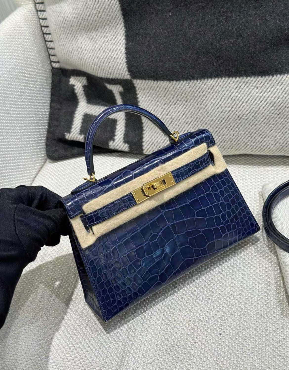 HERMES KELLY 20 MINI SELLIER BLEU SAPHIR SHINY ALLIGATOR PALLADIUM HARDWARE