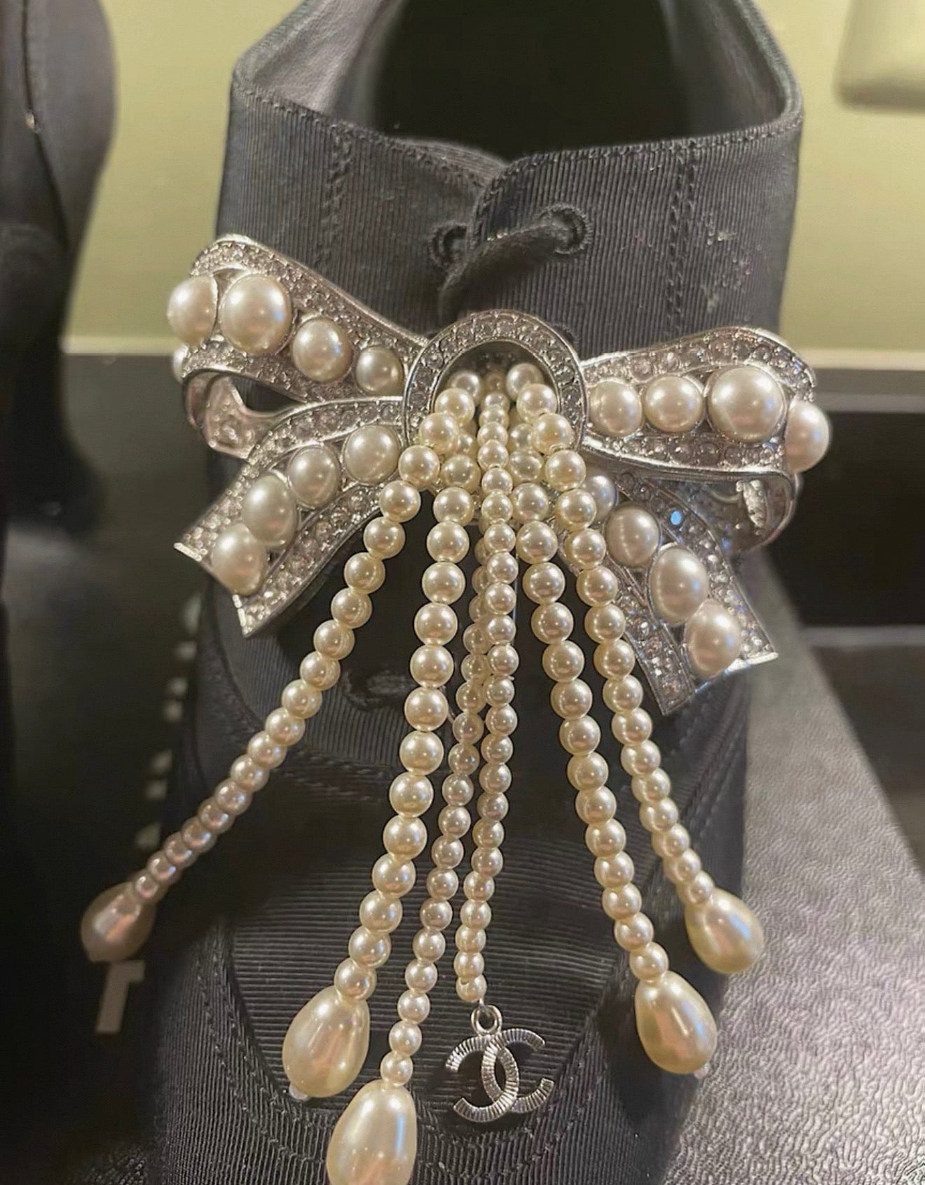 Chanel 18A Hamburg Collection High Heels, Métiers d
Art, Pearl Tassel Bow, Chanel Rhinestone Runway Style Ankle Boots