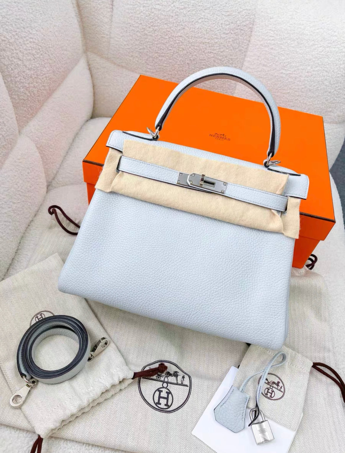 HERMES Kelly 28 Taurillon Clemence Retourne Togo Bleu Pale Palladium Hardware