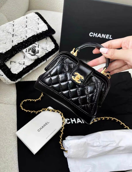 Chanel 24A Black shiny lambskin cocodoc mini bag – Wararni.com