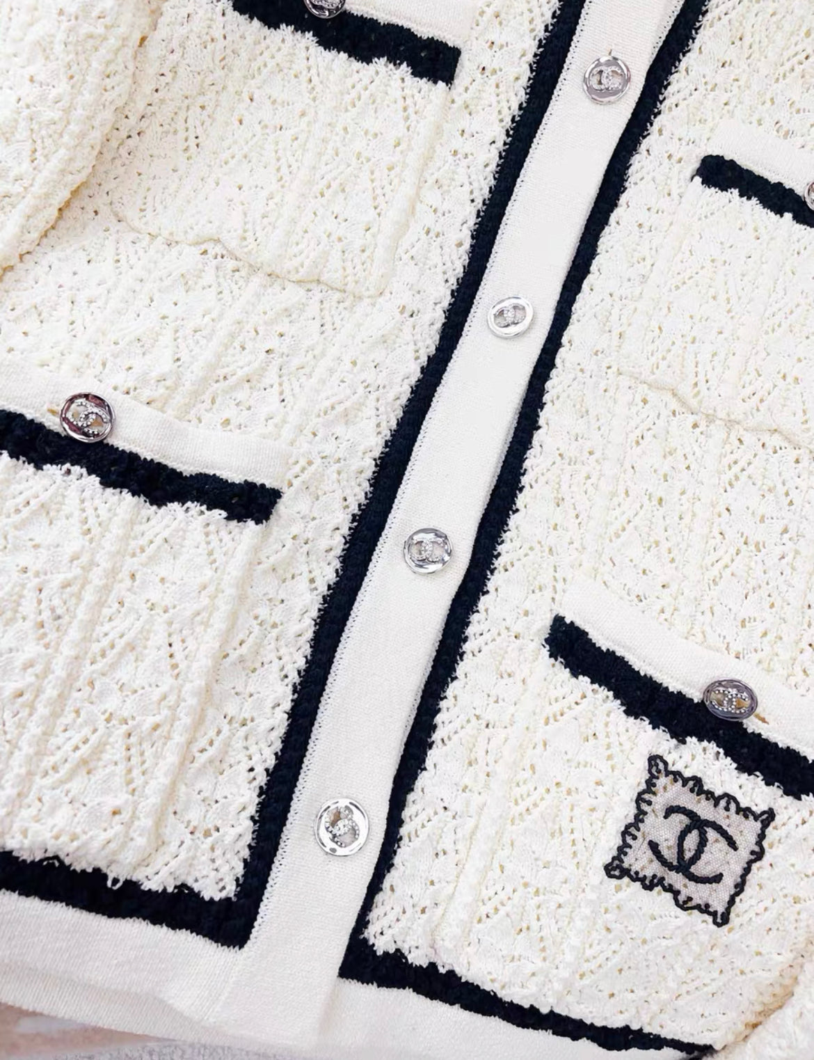 Chanel 24P white knitted cardigan size 34