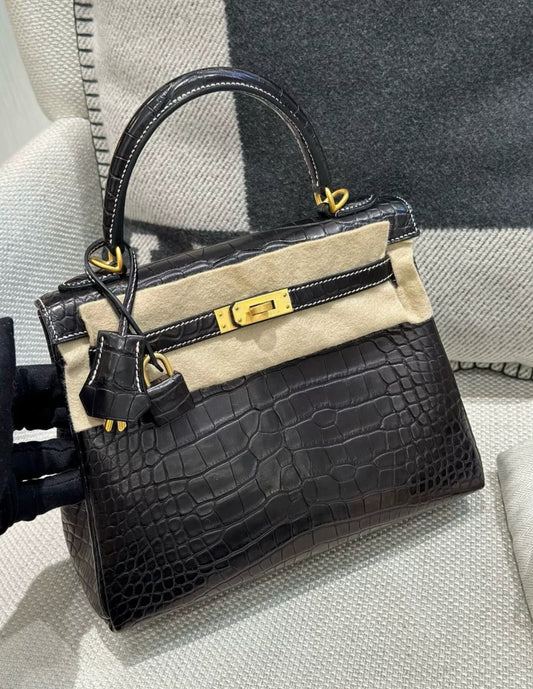 Hermes Kelly 25 Black Gold Matte Crocodile Leather Gold Hardware