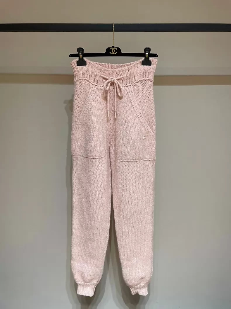 Chanel 21B baby pink cashmere sweatpants