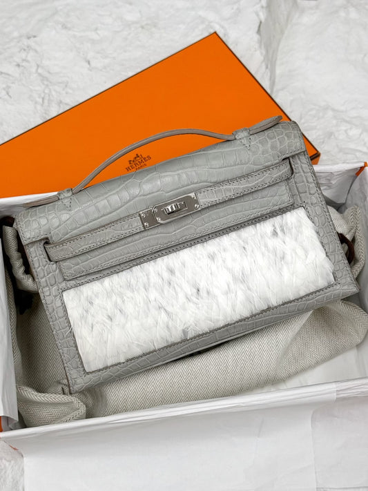 Hermes Kelly Pochette horizon in Gris Ciment Matte Alligator white feathers palladium hardware