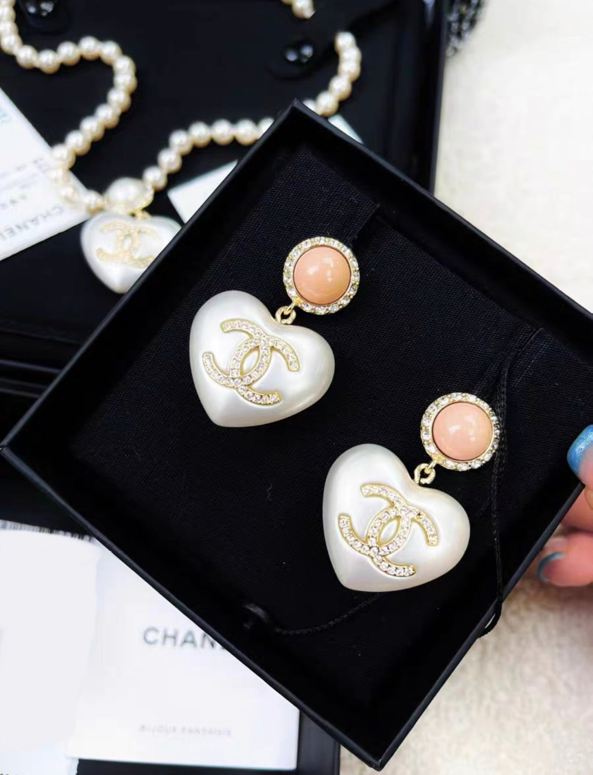 Chanel 21A CC Heart earrings