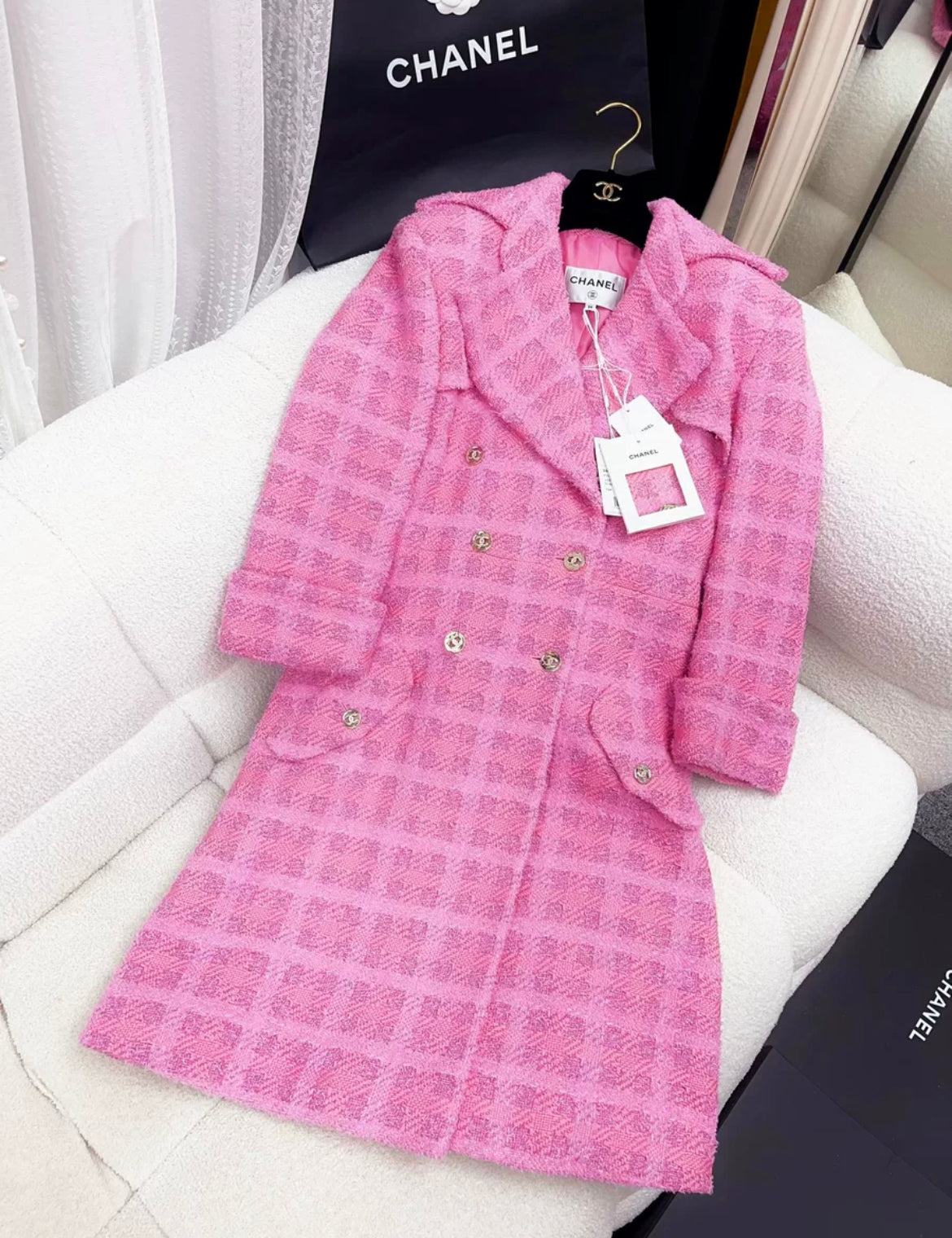 Chanel 24P pink tweed coat size 34