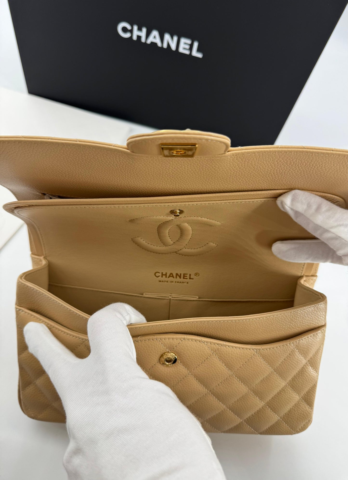 Chanel 25 Medium CF flap  beige Caviar leather