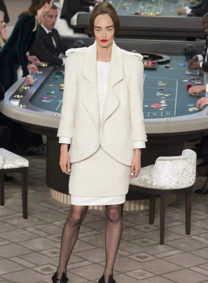 Rare Chanel 2015 écru coat