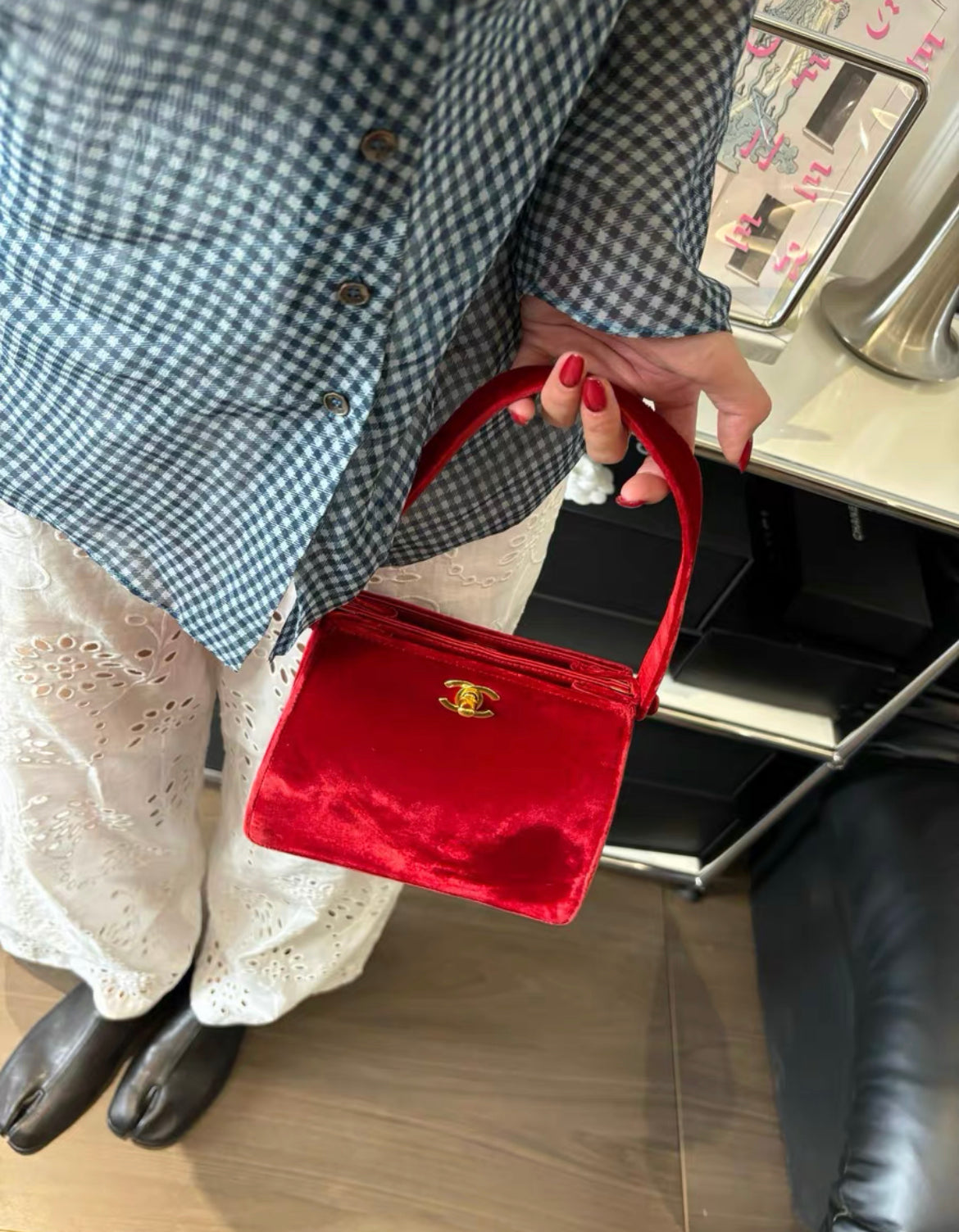 Red top kelly style handbag