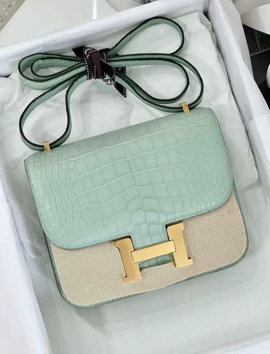 Hermès Constance 19 Vert D’Eau Matte Alligator Gold Hardware