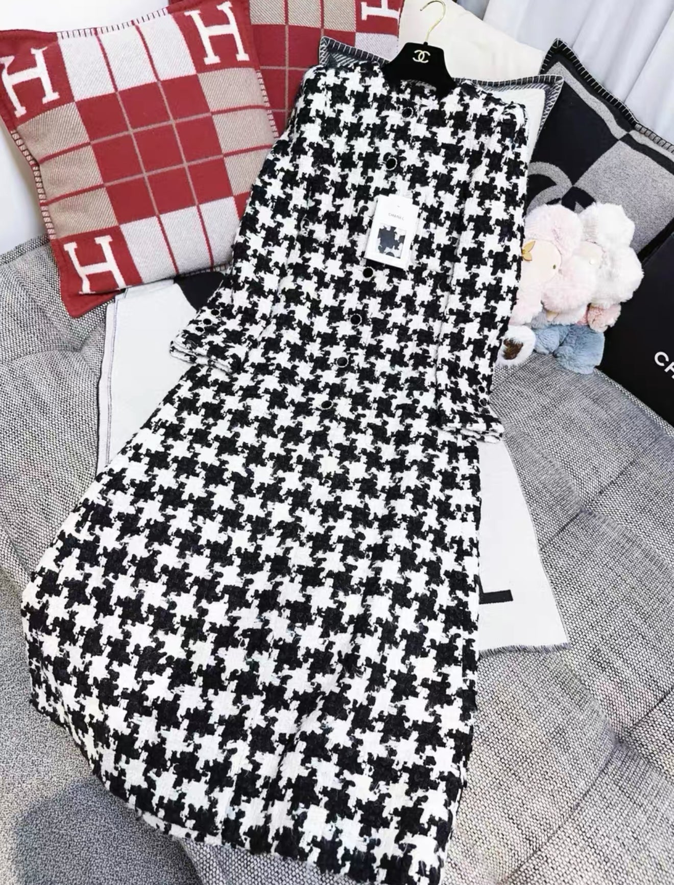 Chanel 21A black & white long coat