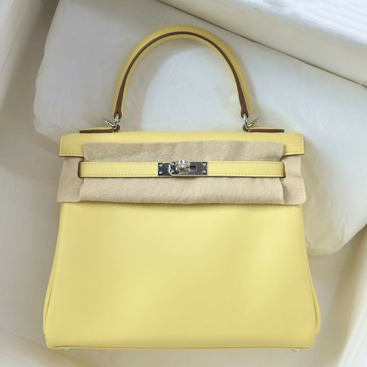 Hermès Kelly 25 Retourne 1Z Jaune Poussin Swift with Palladium Hardware