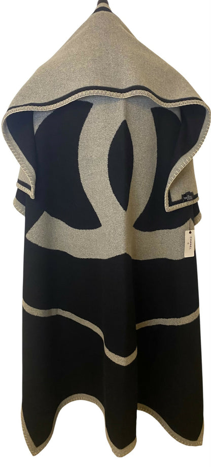 NWT Large Chanel Black & Grey Wool Cashmere CC Throw Blanket Decor