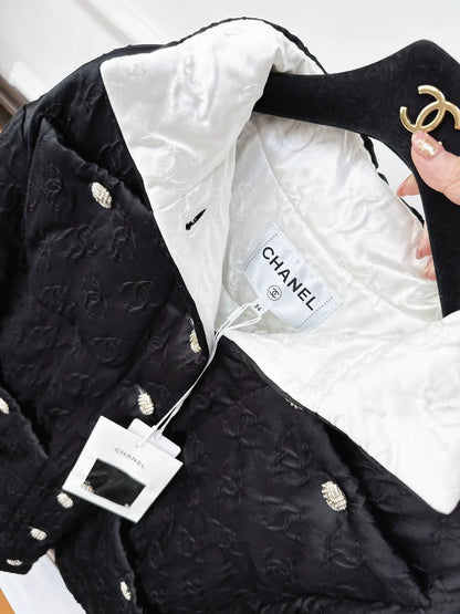 Chanel 25A black jacket