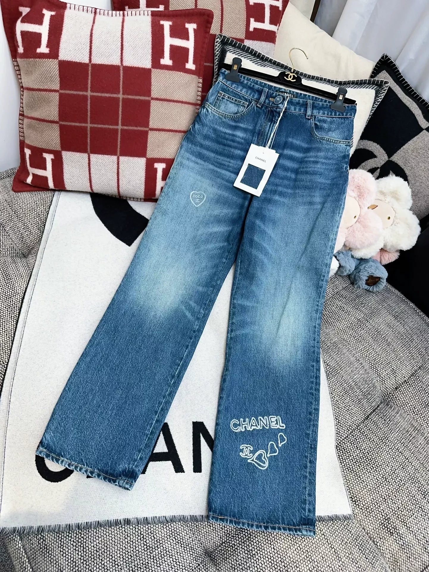 Chanel 24b blue straight jeans